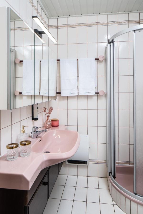 Ferienwohnung Velden Am See - 24 Holiday Mit Seezugang フェルデン・アム・ヴェルターゼー エクステリア 写真